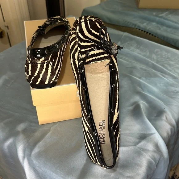 COPY - Michael Kors Amber printed haircalf moccasin 9.5M EUC worn once - Picture 4 of 7